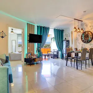  Appartamento Luxory Dreamy Sunset, Seafront, Direct Access To The Promenade,wifi,pool,free Parking